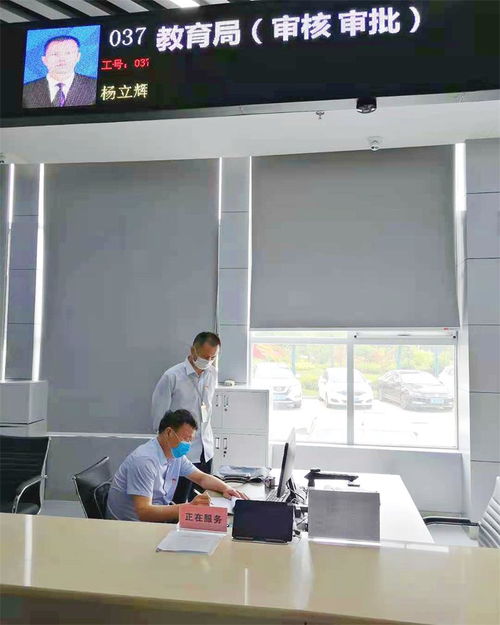 心系民生，服務先行——記區教育局開展6月份“一把手體驗服務日”教育咨詢服務