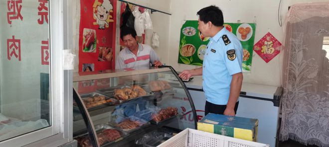李家店鄉(xiāng)市場(chǎng)監(jiān)管所強(qiáng)化肉制品質(zhì)量安全專項(xiàng)檢查