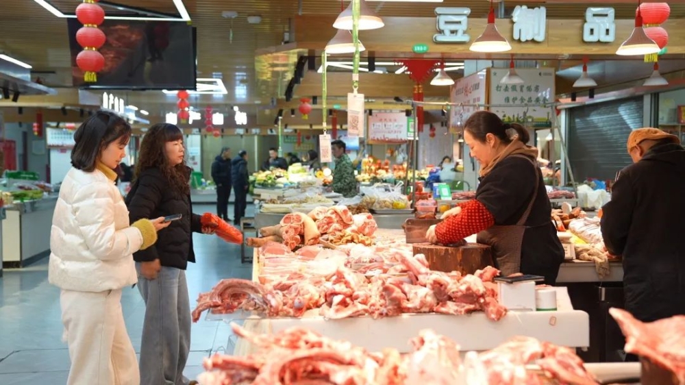 備年貨，尋年味！平江春節(jié)市場供需兩旺，肉制品銷售領(lǐng)銜年味經(jīng)濟(jì)